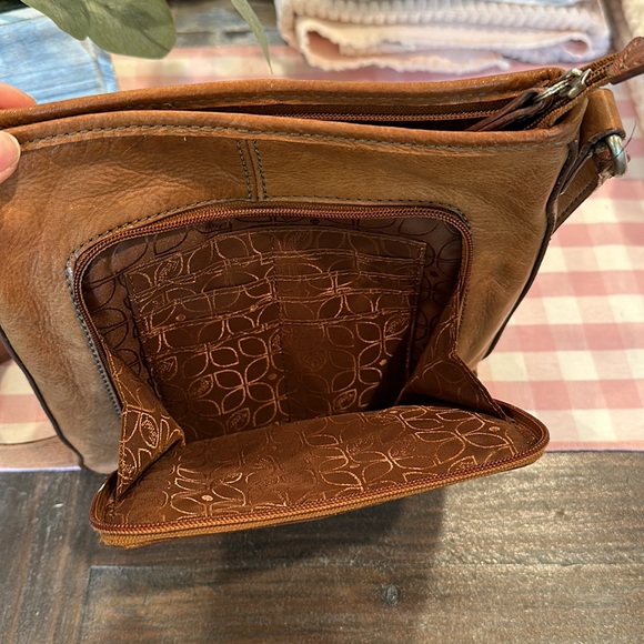 Brown leather fossil crossbody purse. Used in great condition! - Picture 2 of 5